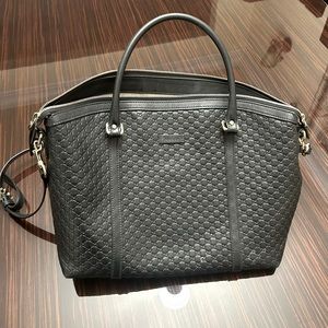 BLACK GUCCI PURSE MSRP 850+